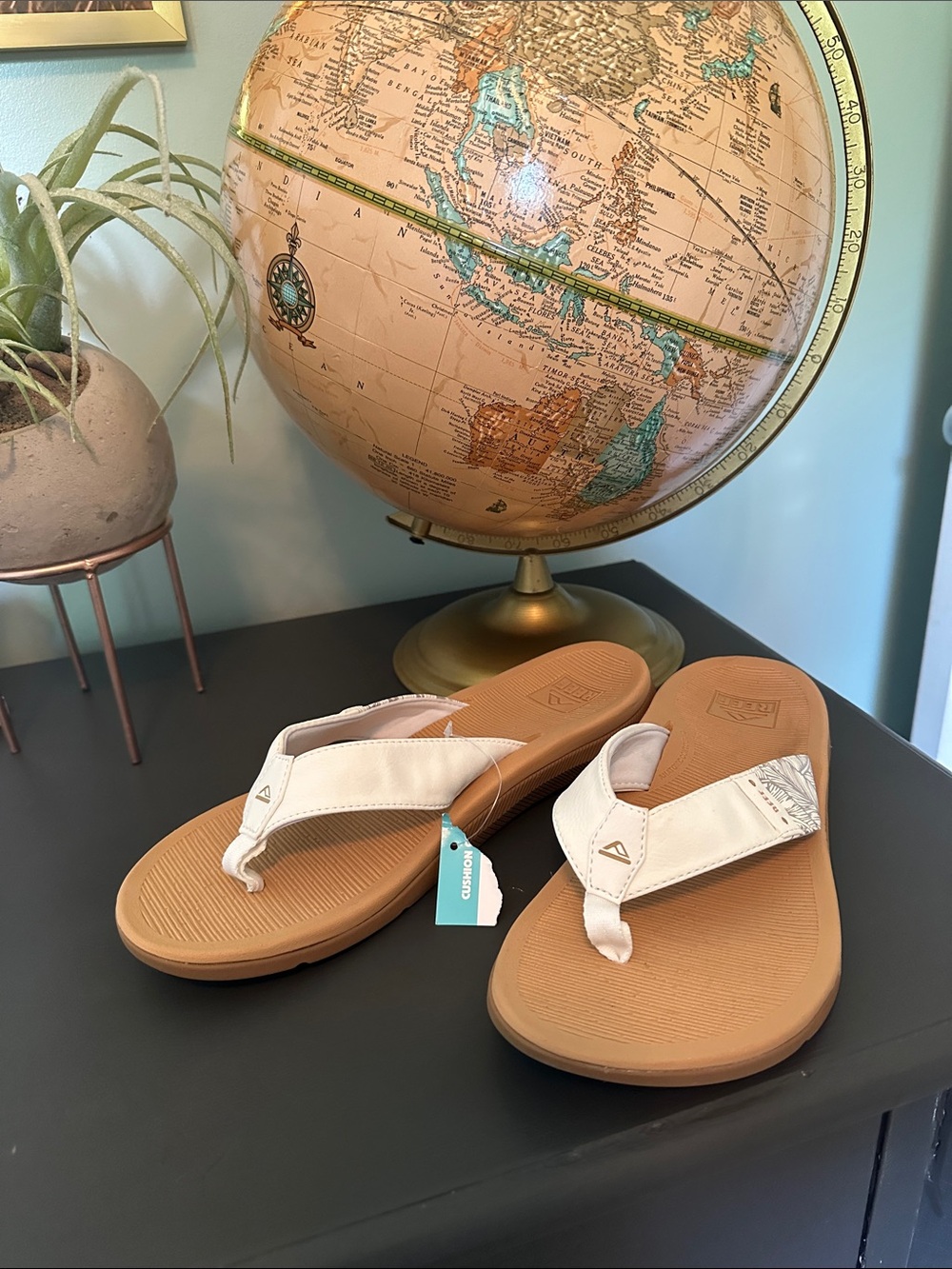 Reef Tan & Cream Textured Strap Flip Flops
